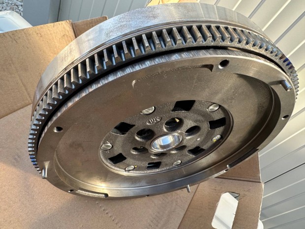 LUK kett�s t�meg� lendker�k 1.5 TSI Audi Skoda Volksvagen Seat