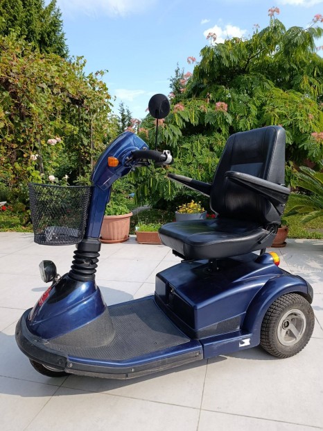LUNA elektromos moped j akkumultorral