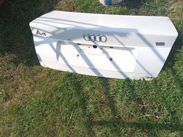 LY9G Audi A4 B5 Csomagtérajtó (Postázom is)