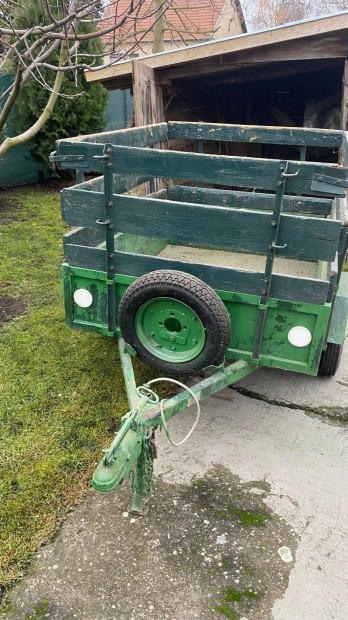 L-300 ut�nfut� elad�