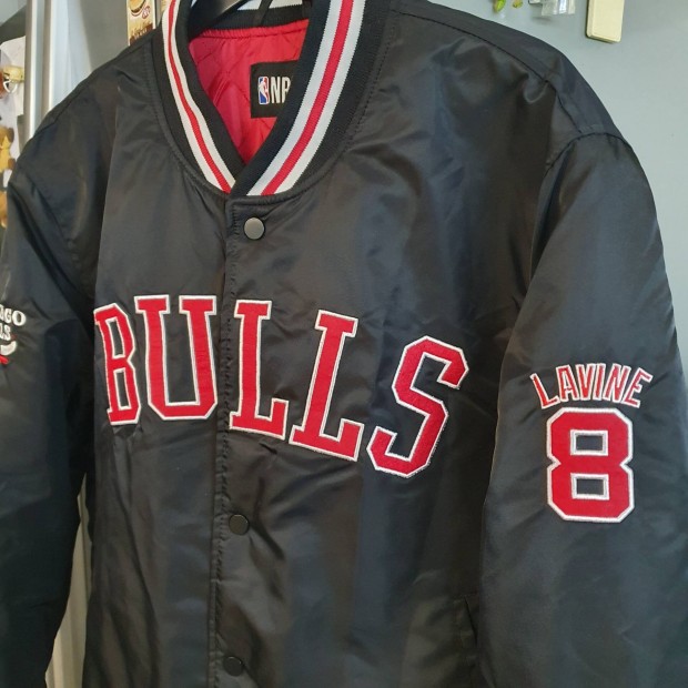 L-es Chicago Bulls NBA varsity bomber dzseki kabt