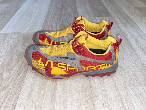 La Sportiva Crosslite terep futcip 42 -es