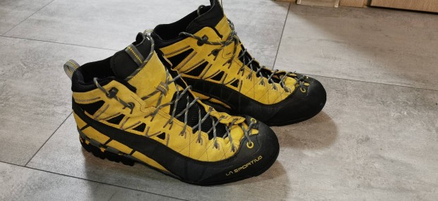 La Sportiva Hyper Mid Gtx hegyi bakancs tra 45  mret (44) 