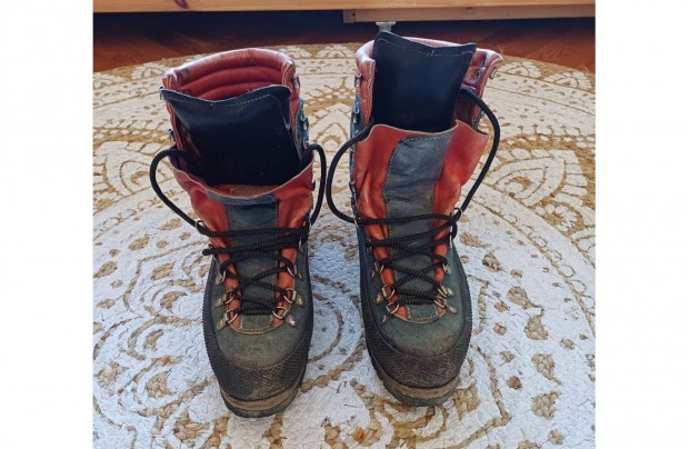 La Sportiva magashegyi bakancs