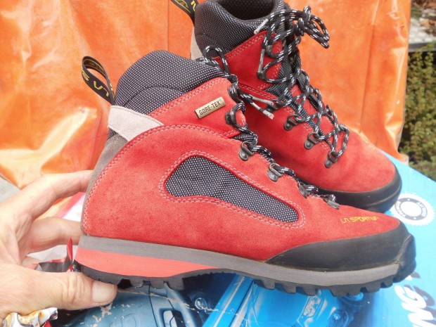 La Sportiva piros br 39-es trabakancs elad,