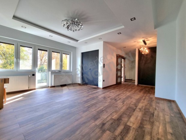 Labanc �ton kiad� �jszer�, kertre n�z� 2 szob�s lak�s!