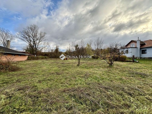 L�batlani 1027 nm-es telek elad�