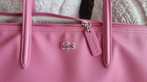 Lacoste ni tska