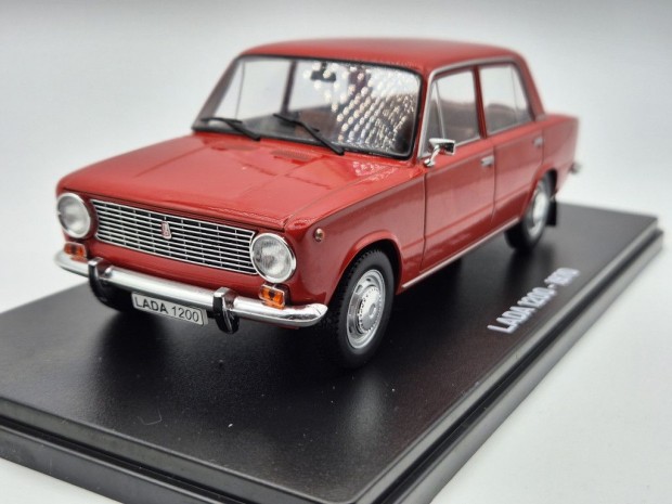 Lada 1200 (1970) - piros -  Hachette - 1:24