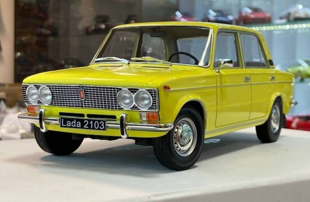 Lada 1500 2103 1972 1:18 1/18 Triple9 T9-1800261