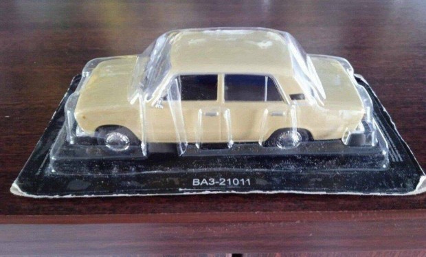 Lada 21011 kisauto modell 1/43 Elad