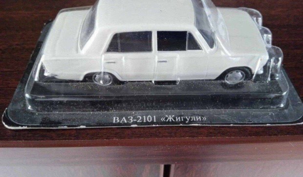 Lada 2101 kisauto modell 1/43 Elad