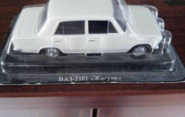 Lada 2101 kisauto modell 1/43 Elad