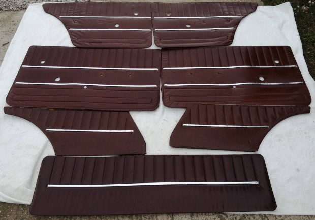 Lada 2102 ajt�k�rpit csokibarna