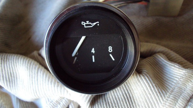 Lada 2103-2106-Niva olajnyom�s m�r� m�szer