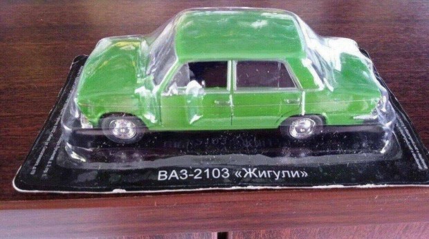 Lada 2103 kisauto modell 1/43 Elad