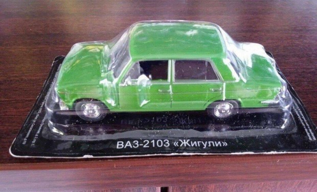 Lada 2103 kisauto modell 1/43 Elad