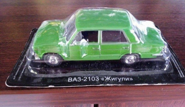 Lada 2103 kisauto modell 1/43 Elad