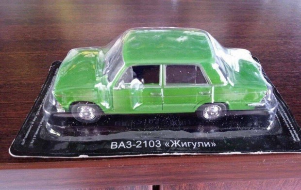 Lada 2103 kisauto modellek 1/43 Elad