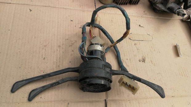 Lada 2104 2105 2107 2121 Niva bajuszkapcsoló indexkapcsoló