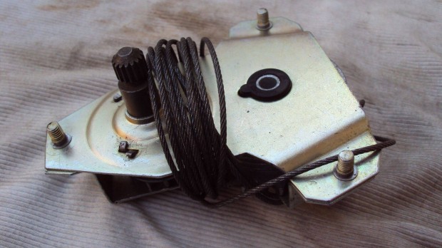 Lada 2104-2105-2107 els� ablakemel� szerkezet