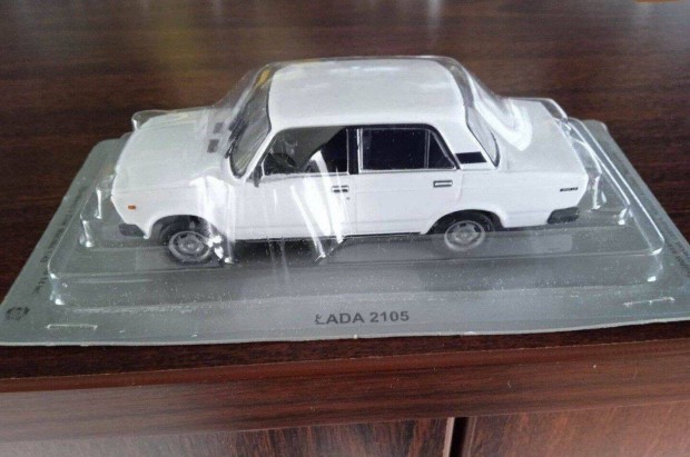 Lada 2105 kisauto modell 1/43 Elad