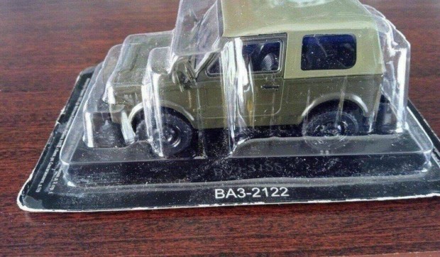 Lada 2122 katonai "j Niva" kisauto modell 1/43 Elad