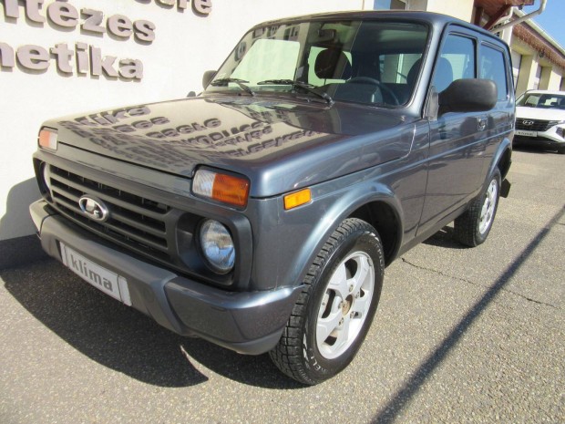 Lada 4X4 1.7 Urban Klima. ABS ! Vonóhorog !