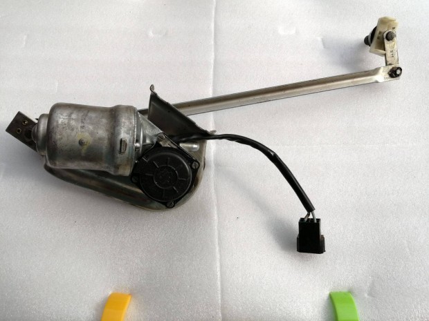 Lada Bakony ablaktörlő motor mechanikával csavarokkal Új