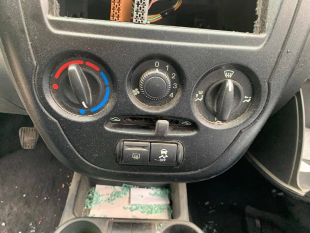 Lada Granta Ftskapcsol Ftskezel Panel