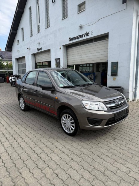 Lada Granta Sedan 1.6 Lux
