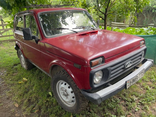 Lada Niva 21214 benzines jó állapotban