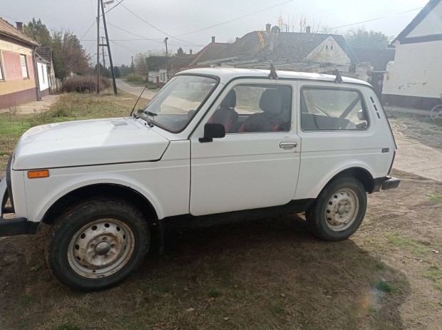 Lada Niva 2121-4