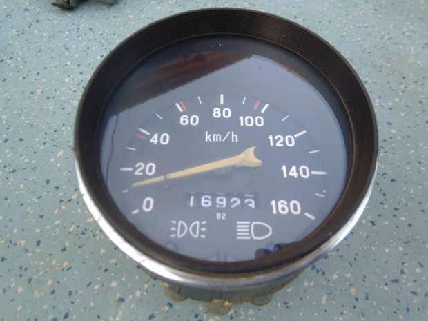 Lada Niva kocka 1500 1600 Km óra szép és működik
