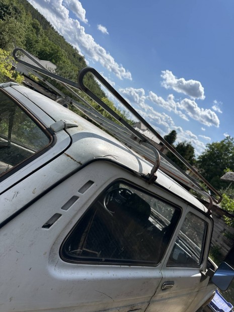 Lada Niva tetcsomagtart hossz