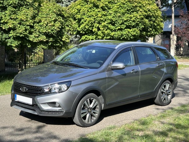 Lada Vesta Cross 1.6 Lux Magyarországi első tul...