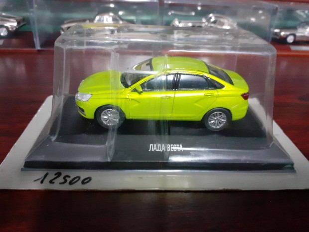 Lada Vesta kisauto modell 1/43 Elad