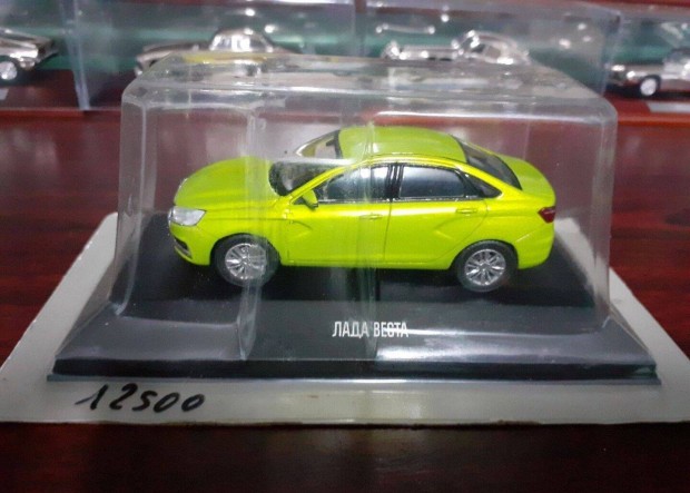 Lada Vesta kisauto modell 1/43 Elad