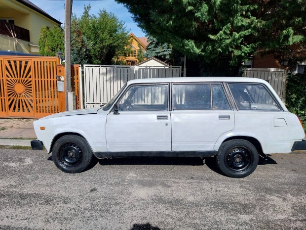 Lada alkatr�szek elad�ak 