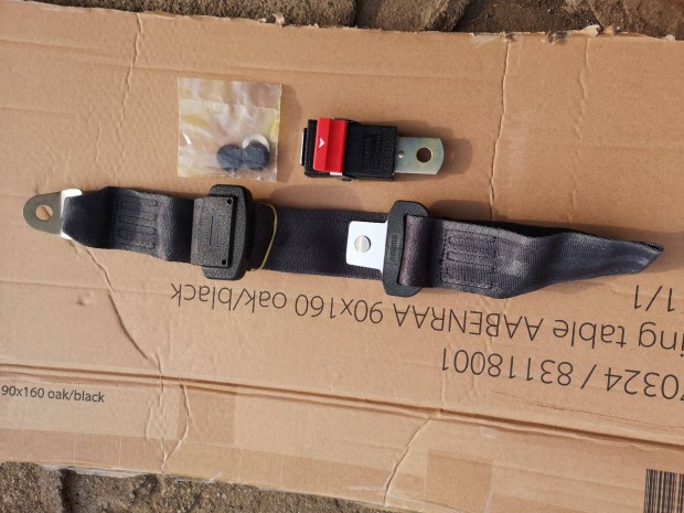 Lada h�ts� biztons�gi �v