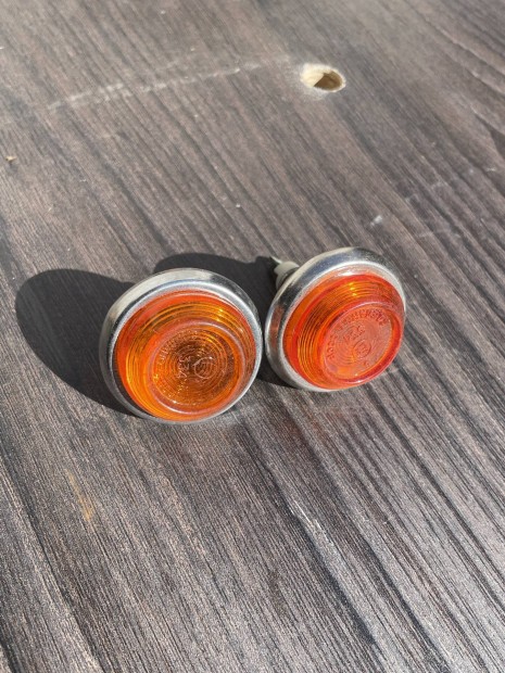 Lada ir�nyjelz� gy�ri uj