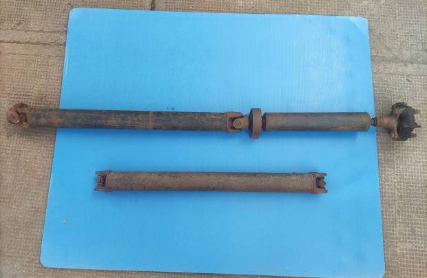 Lada kard�n tengely elad�