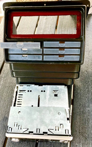 Lada kazetts box
