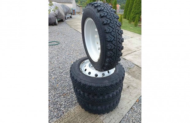 Lada niva kerék felni és gumi garnitúra gyári Voltyre