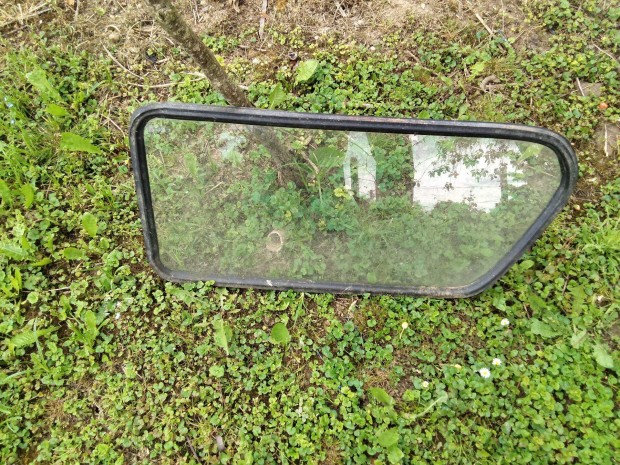 Lada nivára régi típusúhoz oldalsó ablaküveg eladó