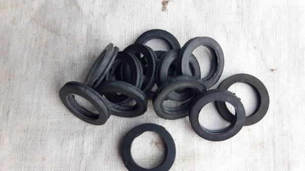 Lada nútoa fékkarmantyú 19 mm es gyári új db