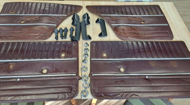 Lada �l�sgarnit�ra , k�rpitokkal