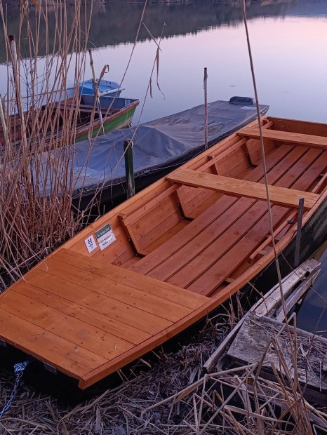 Ladik, elektromos motor, akkumul�tor elad�