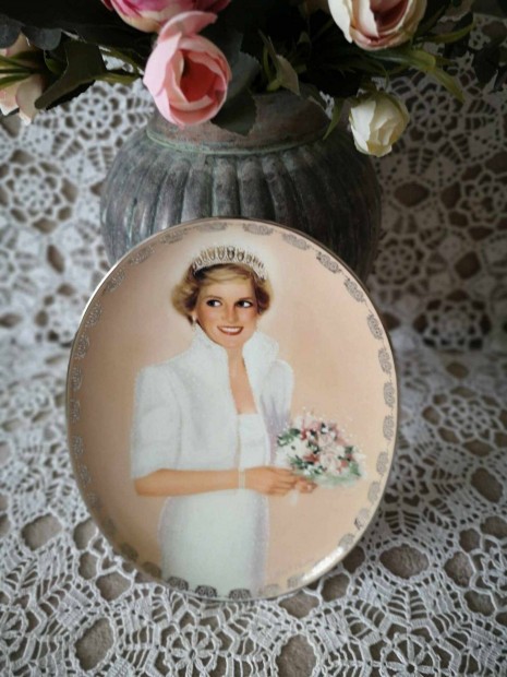 Lady Diana porceln dsztnyr /1