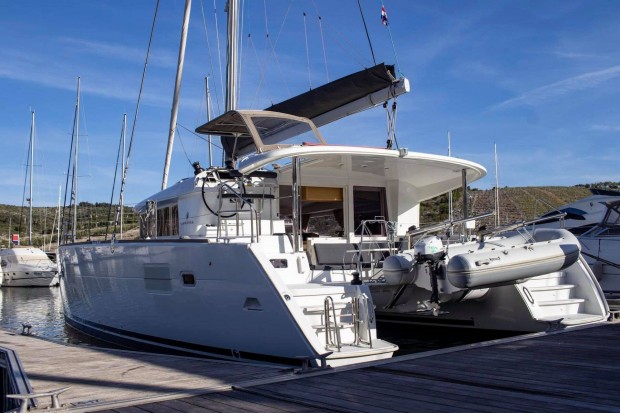 Lagoon 400 S2 katamarn